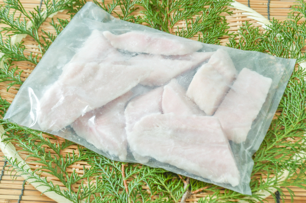 骨なしバサ切身　600gr